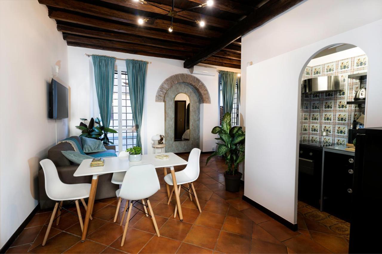 רומא Quiet Trevi Fountain Apartment With Patio And Backyard מראה חיצוני תמונה
