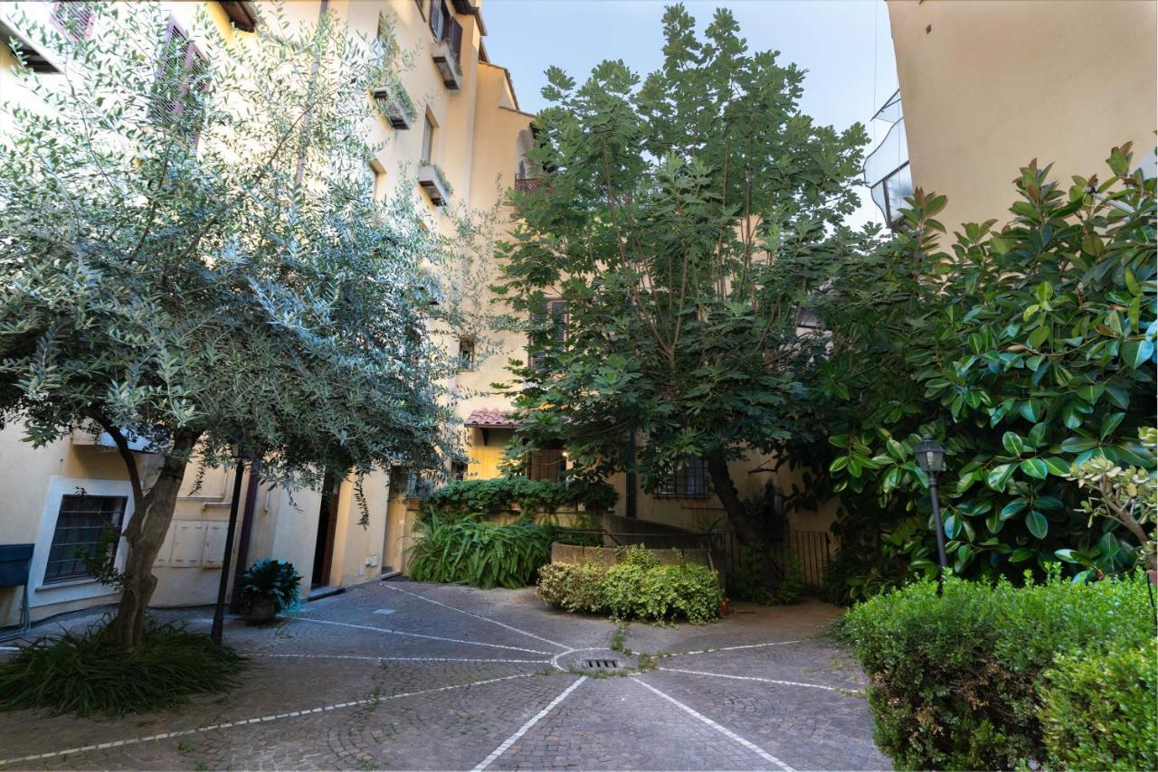 רומא Quiet Trevi Fountain Apartment With Patio And Backyard מראה חיצוני תמונה