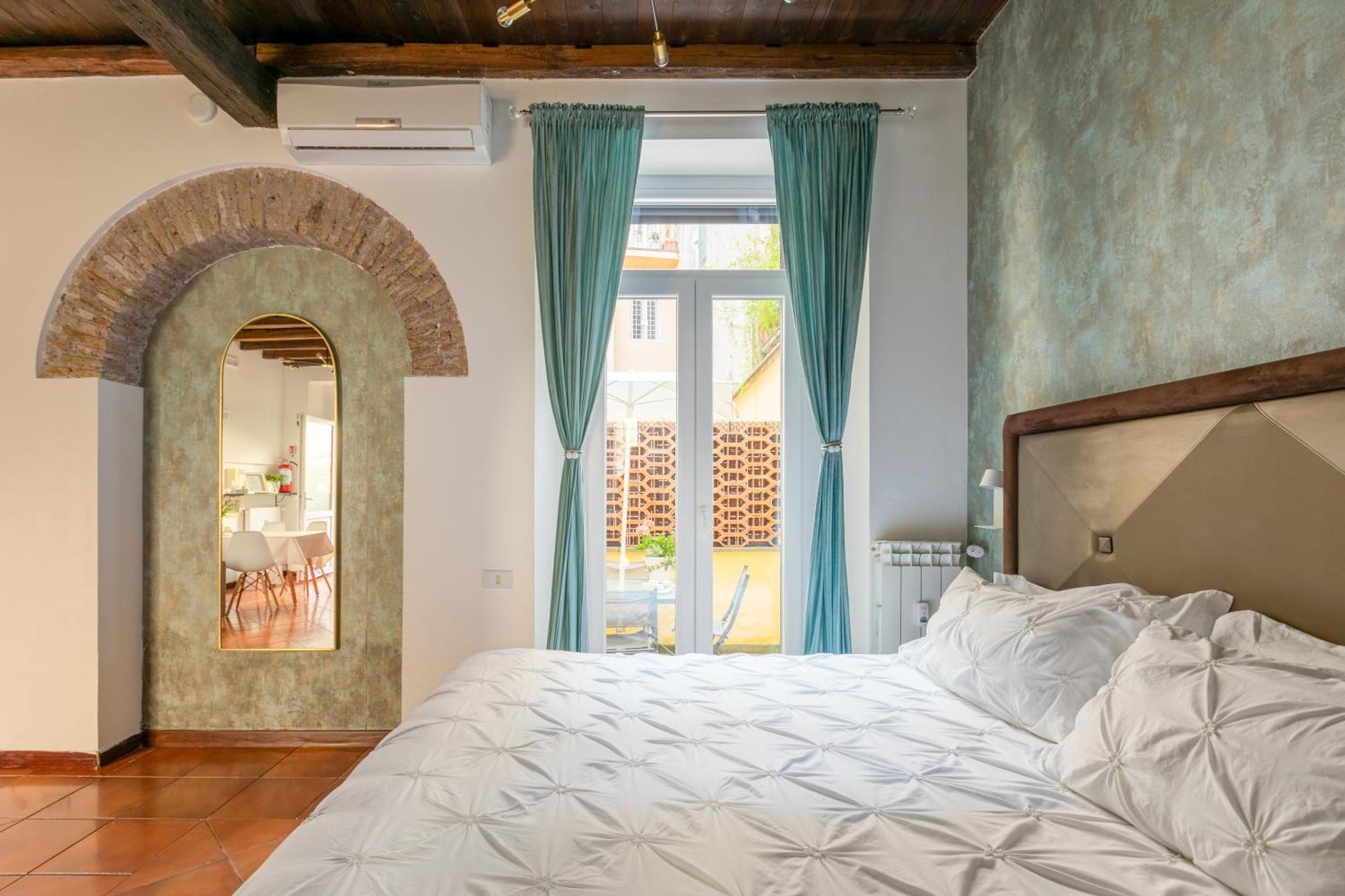 רומא Quiet Trevi Fountain Apartment With Patio And Backyard מראה חיצוני תמונה